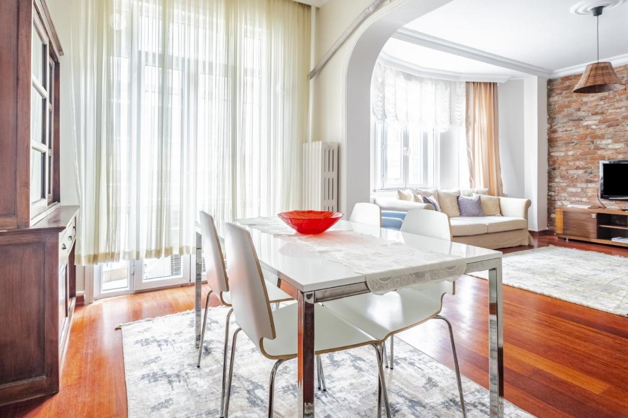 Centrally Located Apartment With Balcony In Sisli Istanbul Eksteriør billede