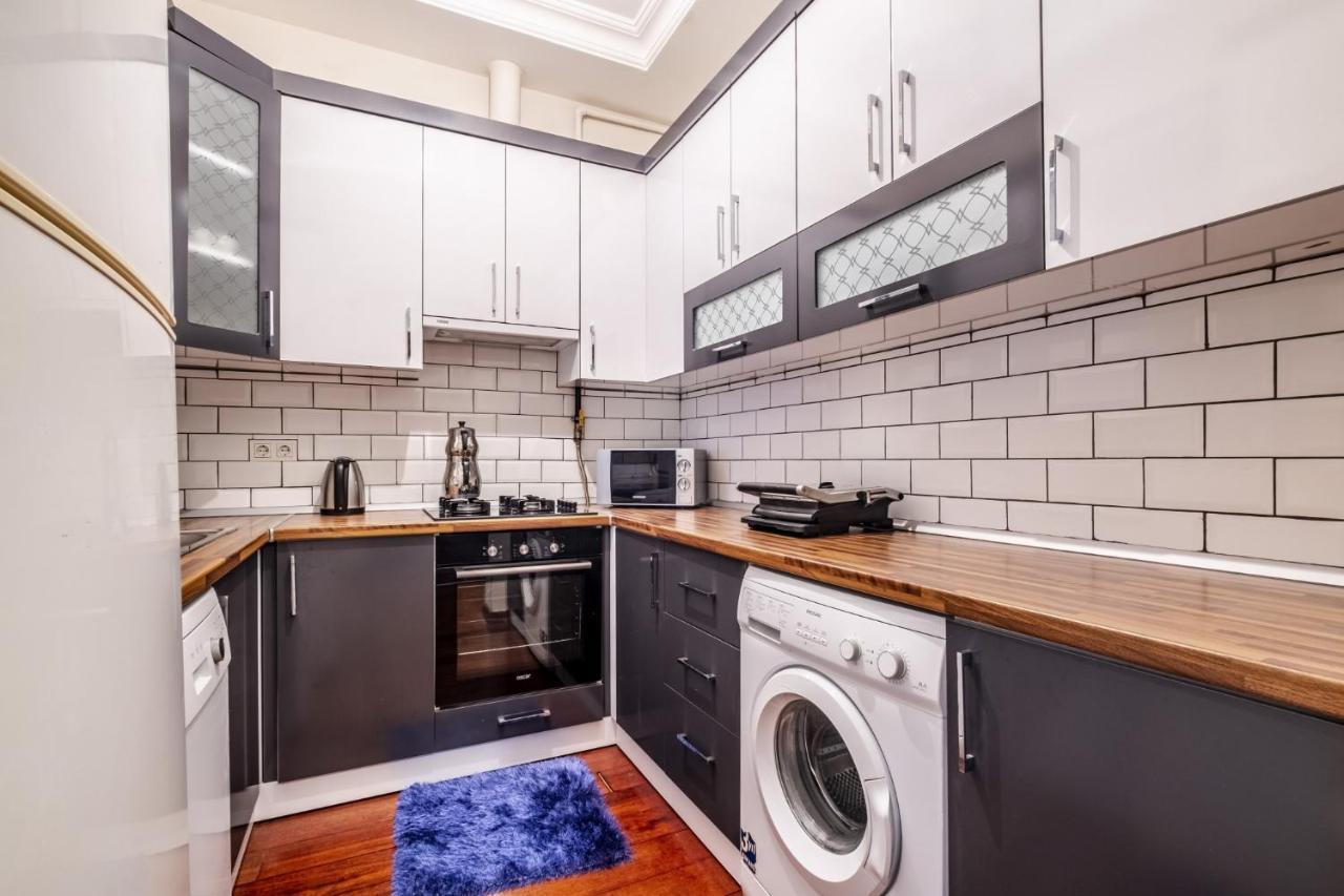 Centrally Located Apartment With Balcony In Sisli Istanbul Eksteriør billede